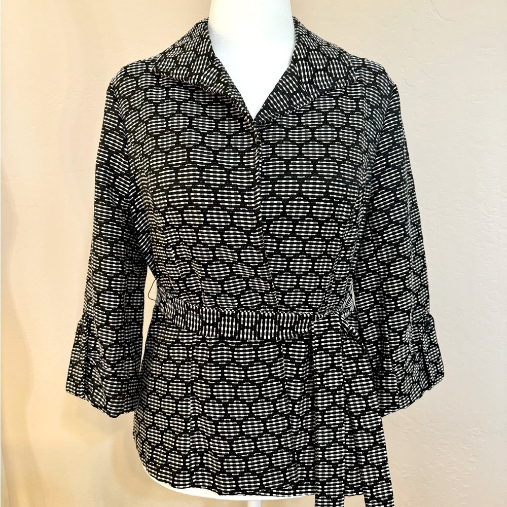 Peck & Peck Black and White Geometric Pattern Front Tie 3/4 Sleeve Jacket NWT
